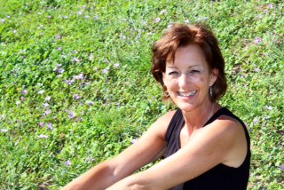 monieca-in-a-field-of-flowers-in-rome